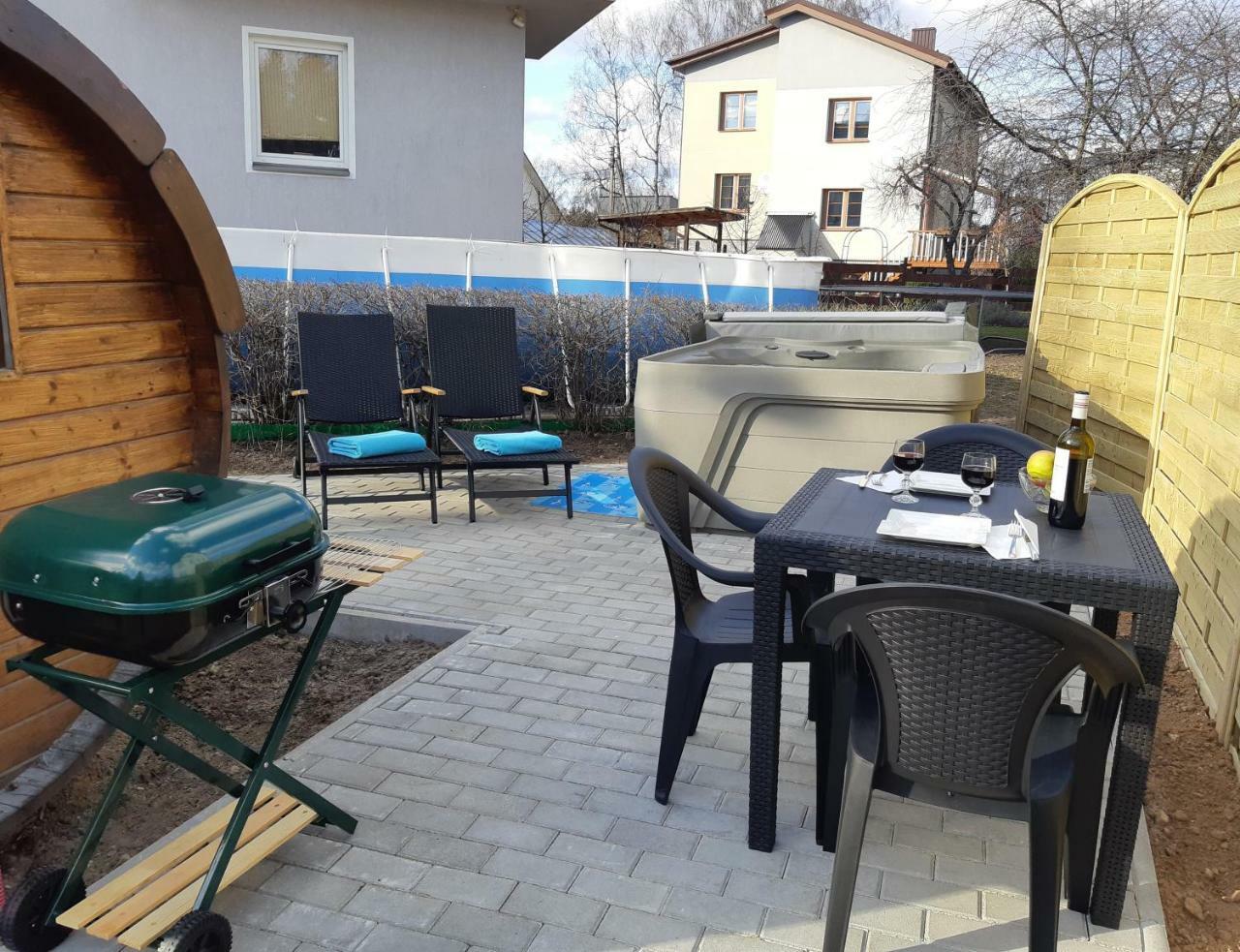 Apartments With Outdoor Spa Jacuzzi And Sauna Wilna Exterior foto